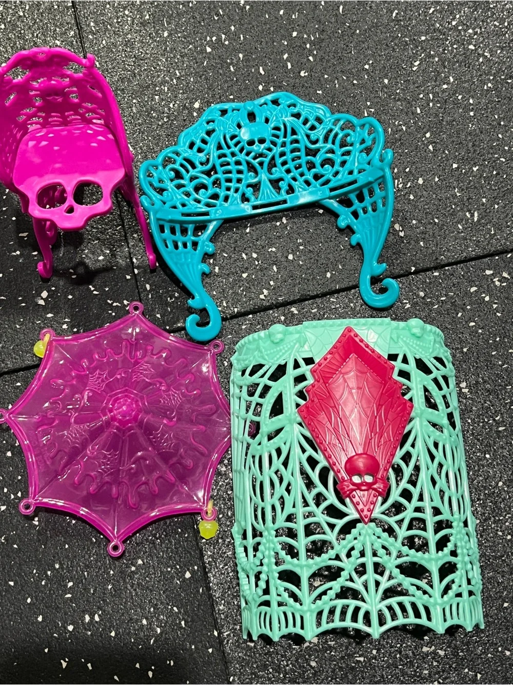 Monster High Frights Camera Action Party Furniture & Freak mirror lot misc